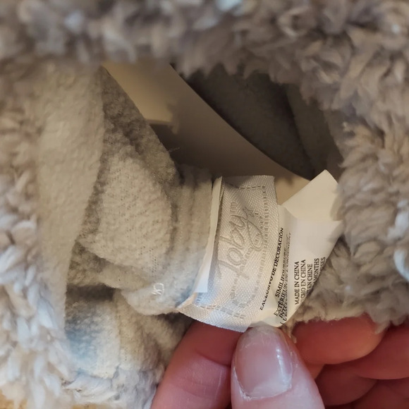 TOBY Baby gray fuzzy Winter Hat and mittens Set Soft Cozy Set 0-6 months - Picture 4 of 4